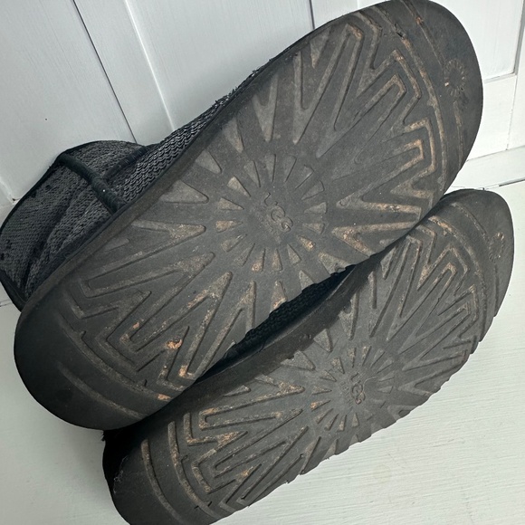 UGG Australia Classic Short Boots Sz 8 Black Sequin Sparkle Y2K Sheepskin - Picture 11 of 12